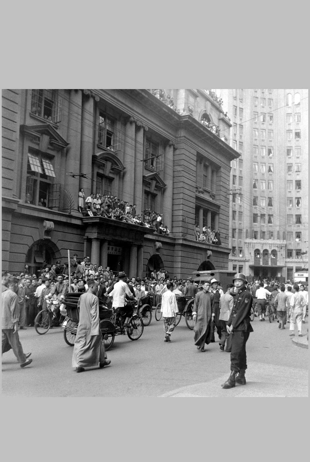伯恩斯的中国摄影集.By Jack Birns.美国生活杂志.1947至1949年.带英文书签